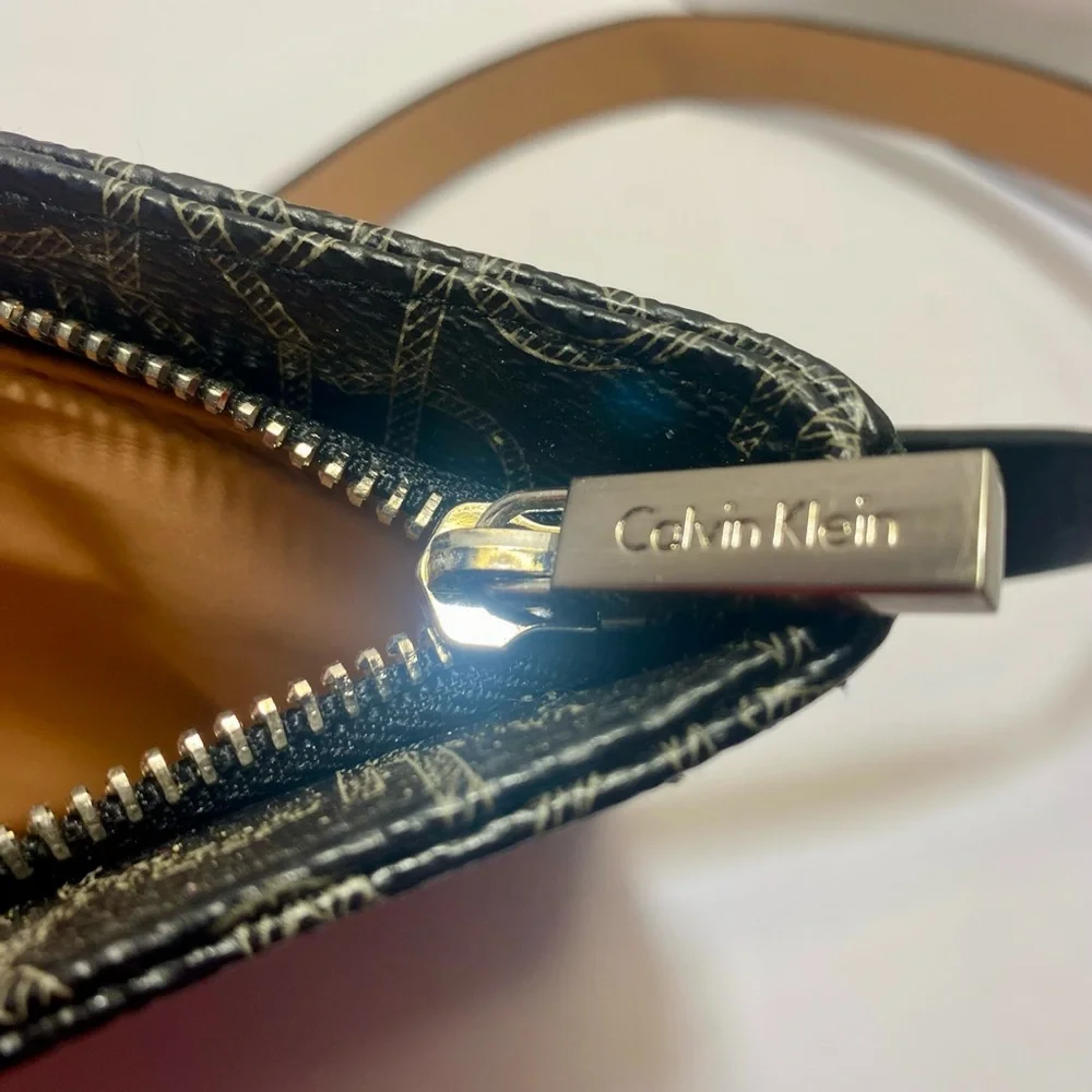 New Calvin Klein Women's Lg Monogram Black Belt Bag/Fanny Pack. Removable Bag.